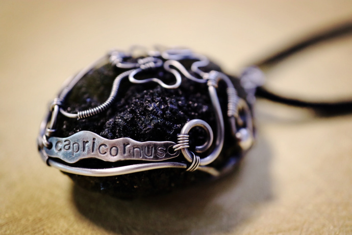 捷克陨石-母女款 【捷克陨石-母女款】当摩羯座的妈妈遇上天秤座的女儿~一生有你,一世情深。-菩心晶舍