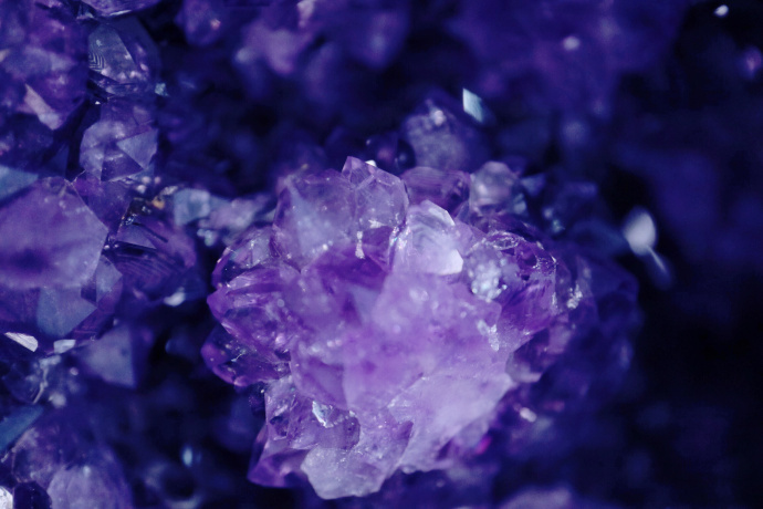 【紫晶簇|摆件】在看不到空间里，为家中磁场挡去层层负能量-菩心晶舍