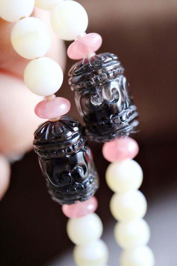 砗磲 | 碧玺 | 红纹石