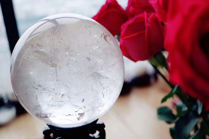 【菩心 | 白水晶球】 被誉为“摩尼宝珠”，是所有光色的综合体-菩心晶舍