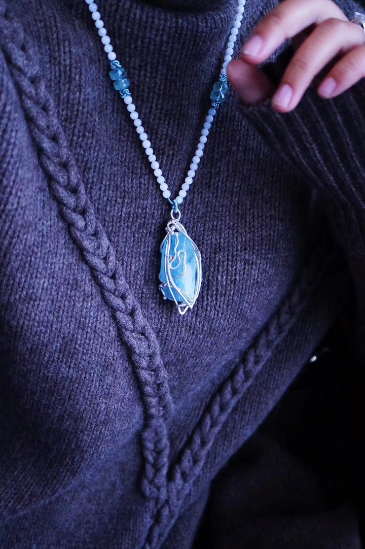 【菩心-海蓝宝原石】纯净的蓝里，泛着如雪的折射-菩心晶舍