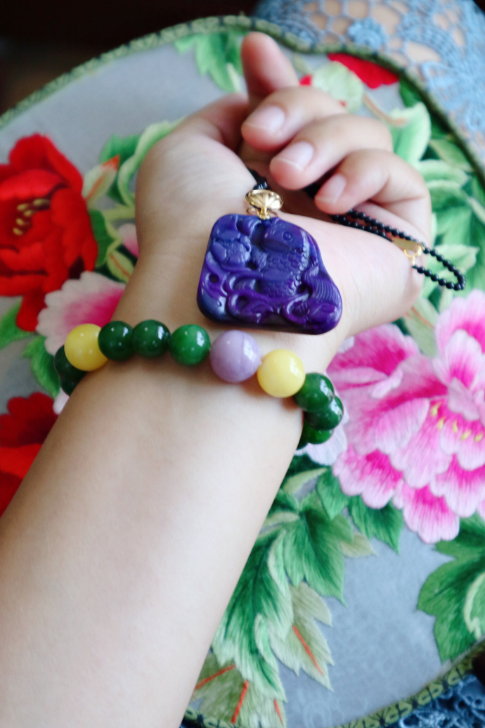 舒俱来项链/吊坠