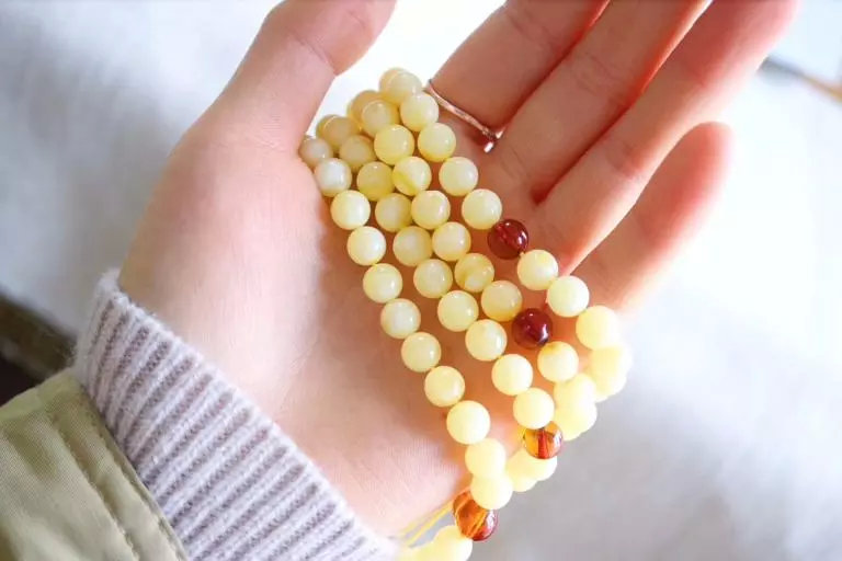 白蜜蜡 白蜜蜡为什么那么昂贵?受哪些因素影响?-菩心晶舍