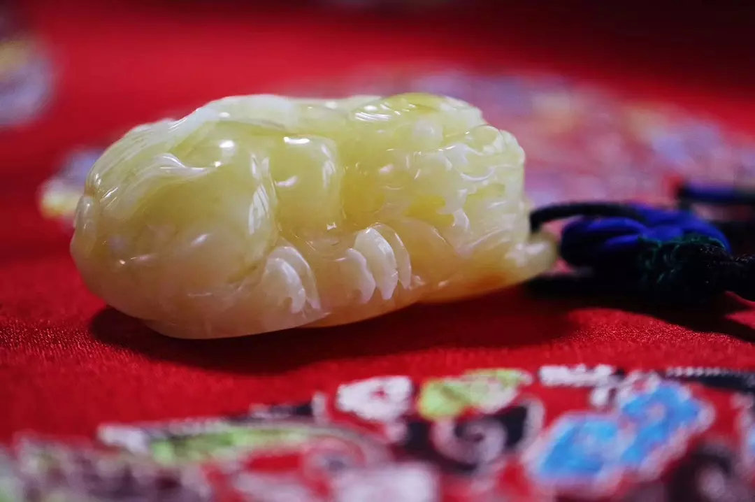 琥珀蜜蜡 琥珀蜜蜡的日常怎么保养?需要注意什么?-菩心晶舍