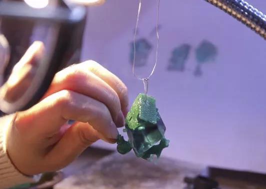 细节组装 想了解菩心晶舍的胎毛吊坠制作工序?看这里-菩心晶舍
