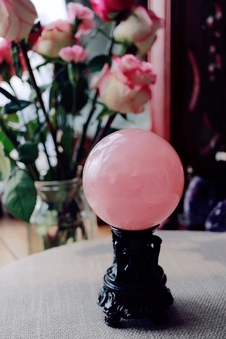 【菩心粉晶球 】散发的粉红色频率可疗愈心中所积累的多年郁结-菩心晶舍
