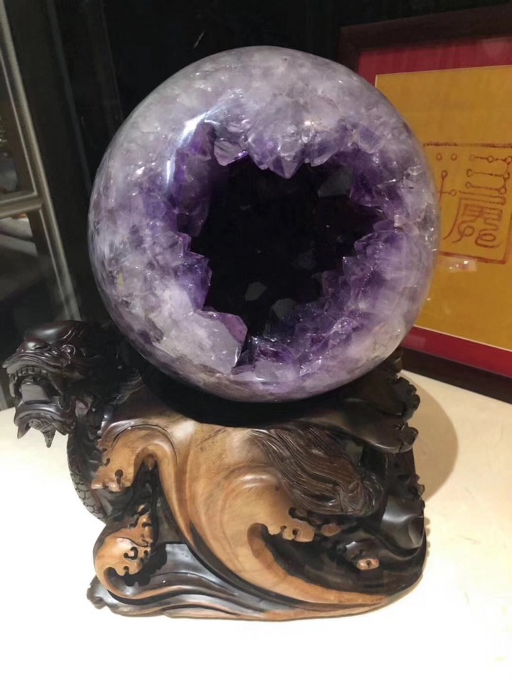 想买个紫水晶洞放家里,适合吗?怎么挑选紫水晶洞？-菩心晶舍