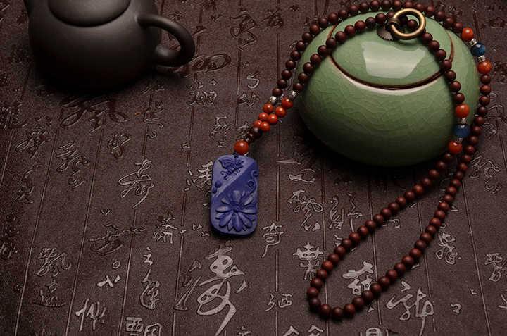 小叶紫檀项链青金石吊坠花开蝴蝶