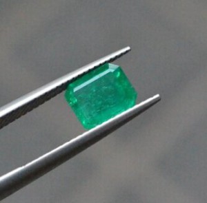 祖母绿佩戴与保养-菩心晶舍