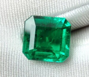 祖母绿的寓意-菩心晶舍