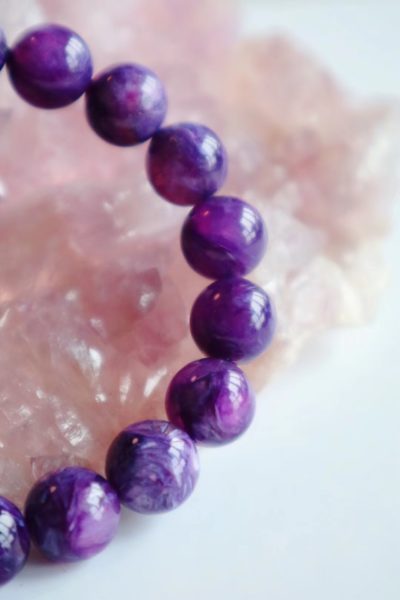 佩戴紫龙晶，有助于消除脑部的谜思-菩心晶舍