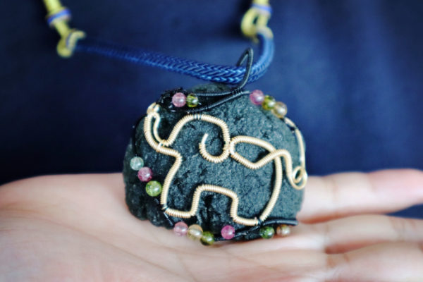 【捷克陨石项链吊坠】 大象，吉祥与力量的象征-菩心晶舍