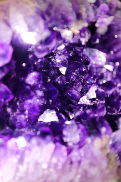 【紫晶洞】 一只乌拉圭顶级小紫晶洞-菩心晶舍
