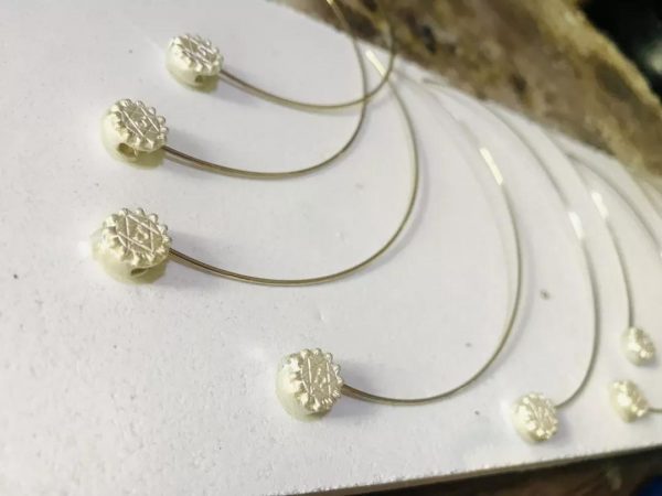 菩心晶舍别针款捷克陨石手工制作全过程,细微处见用心!-菩心晶舍