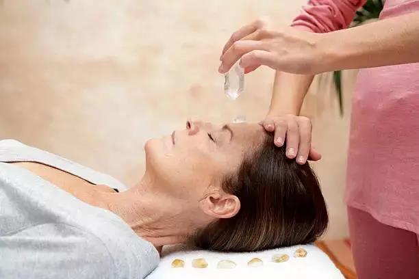 Crystal Healing 神奇的水晶治疗 摘自《晶石的能量》-菩心晶舍