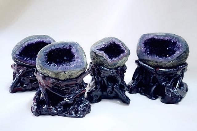 紫晶洞 紫晶洞应该怎么摆放?摆放的高度有讲究吗?-菩心晶舍