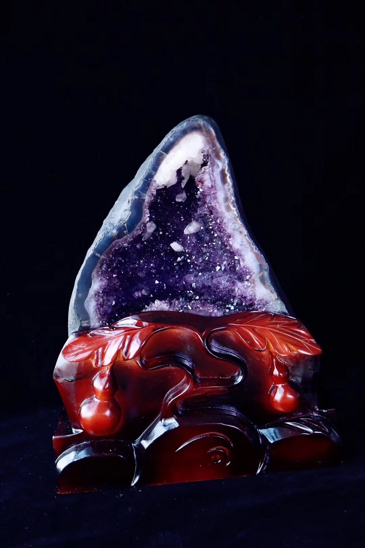 【菩心 | 紫晶洞】将紫晶洞放在财位方，可以吸收财气-菩心晶舍