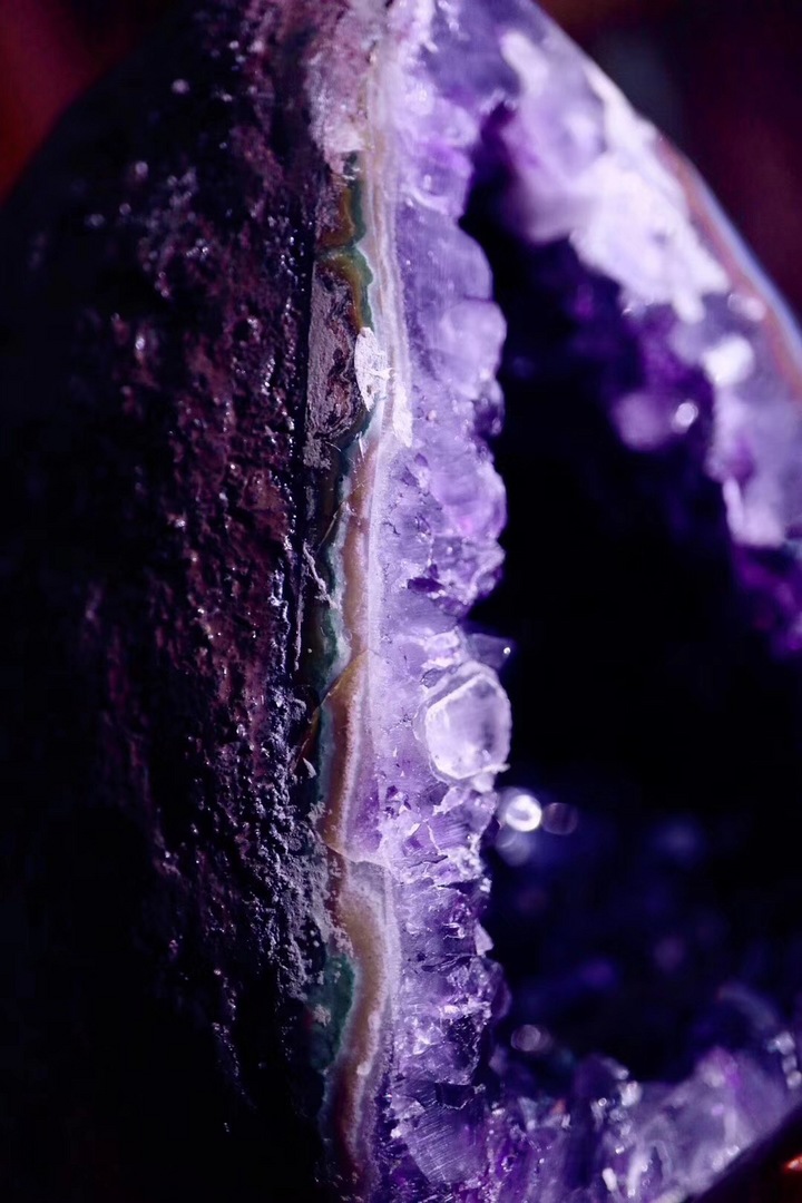 【紫晶洞】玛瑙边，紫晶花，接引高频能量的金字塔形-菩心晶舍