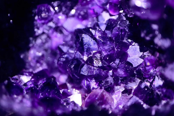 【紫晶洞】玛瑙边，紫晶花，接引高频能量的金字塔形-菩心晶舍