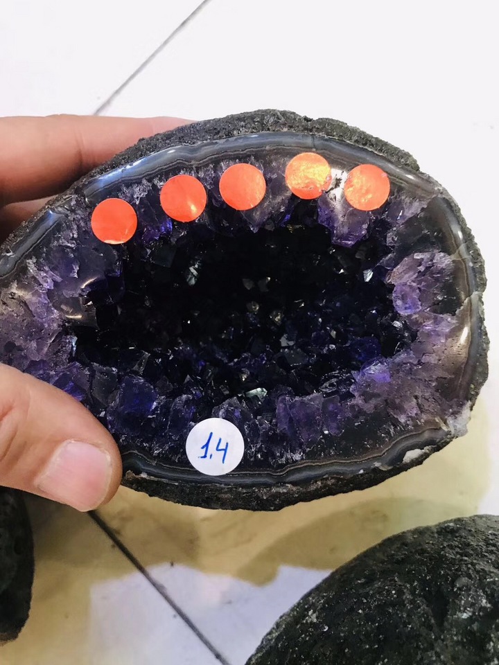 乌拉圭紫晶洞