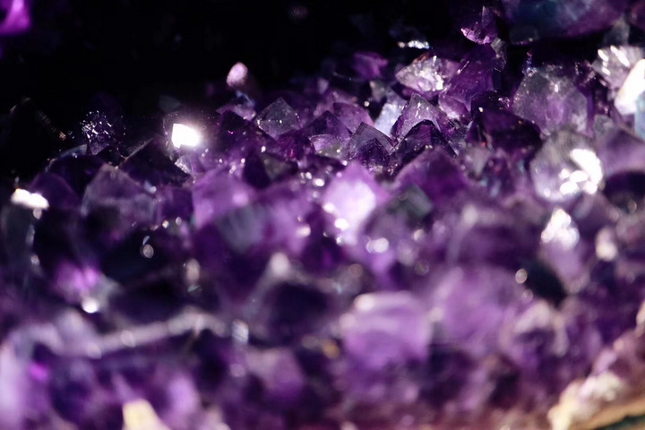 【乌​拉圭​紫晶​洞​】紫晶​洞​有聚​气​招财、镇宅​祈福之妙用-菩心晶舍