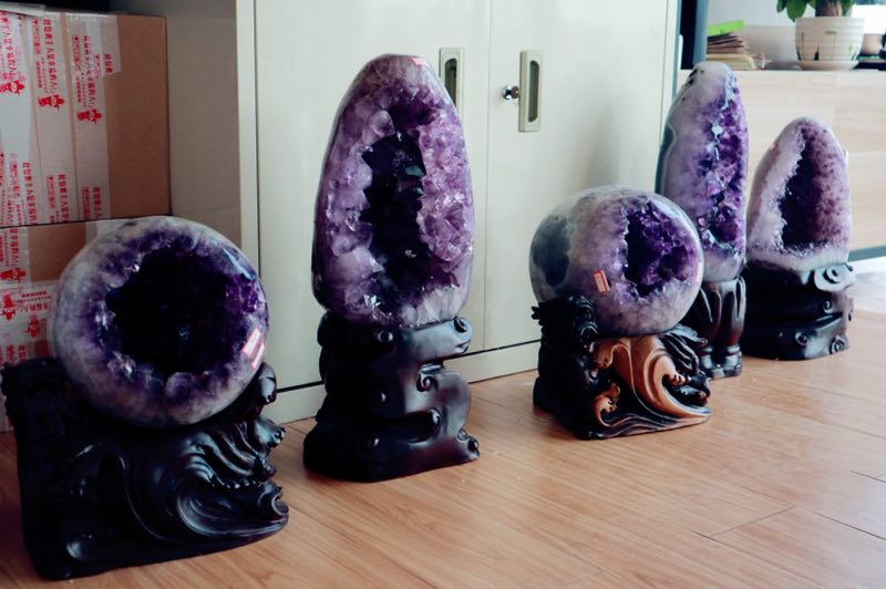 菩心晶舍紫晶洞 20万元水晶洞长什么样?怎么样的紫晶洞是好的?-菩心晶舍