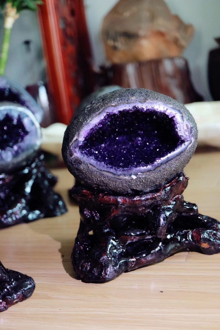 菩心晶舍紫晶洞 20万元水晶洞长什么样?怎么样的紫晶洞是好的?-菩心晶舍