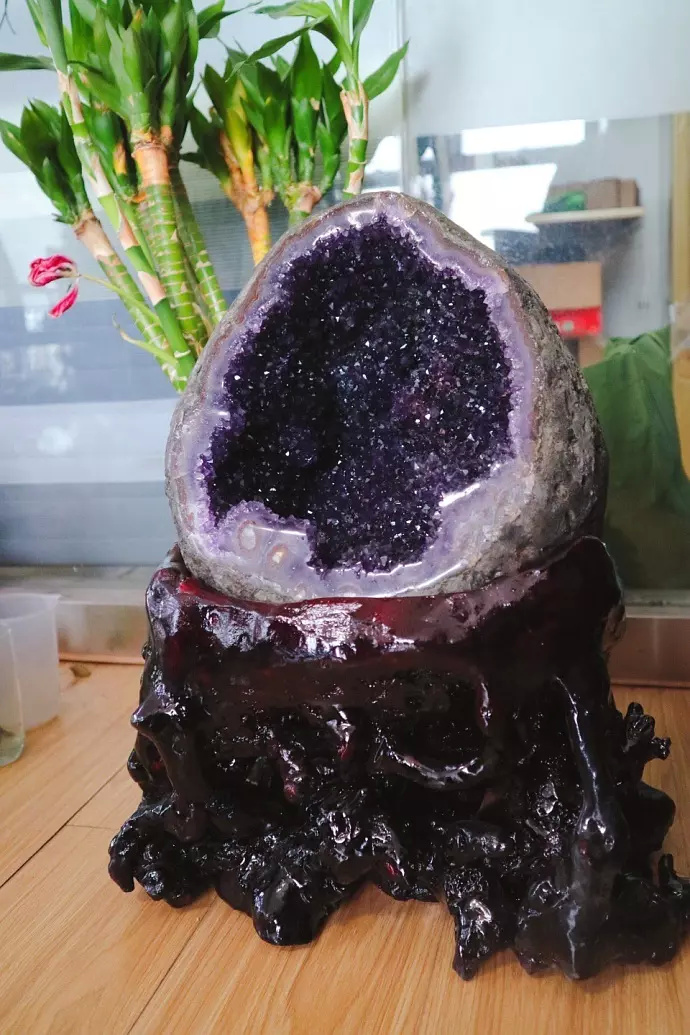 紫晶洞 紫水晶洞不能放家里?为什么紫晶洞那么火?-菩心晶舍