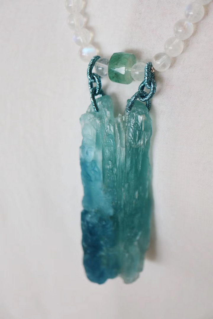 海蓝宝原石&佛在山水间
