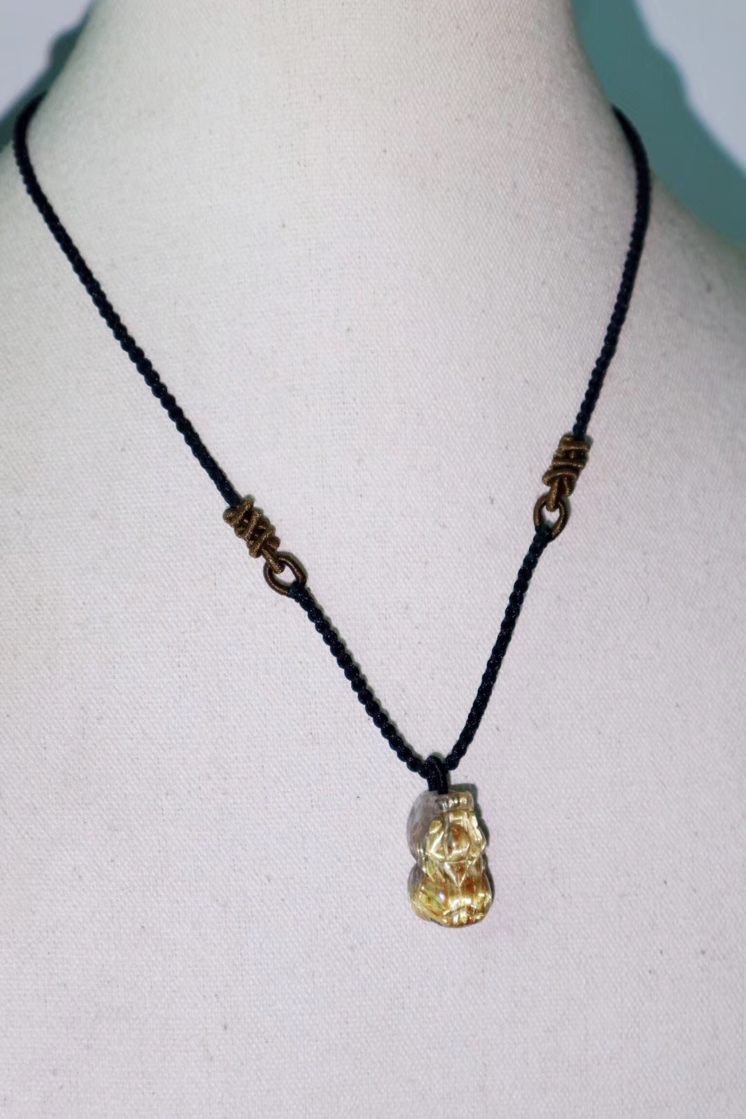 钛晶 钛晶中的黑色东西是发根?钛晶带发根好不好!-菩心晶舍