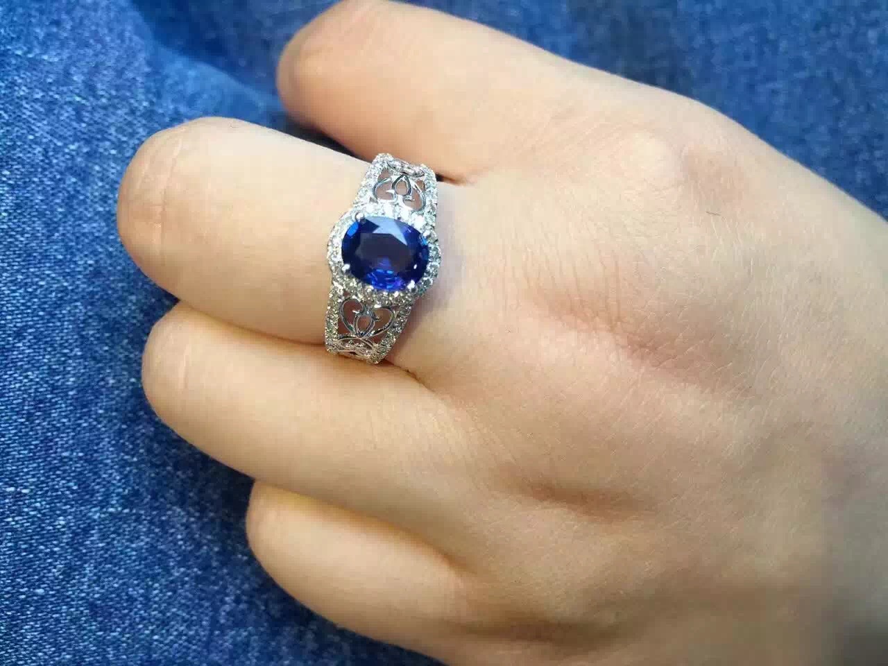 蓝宝石 怎么挑选蓝宝石?什么成色的蓝宝石最好?-菩心晶舍