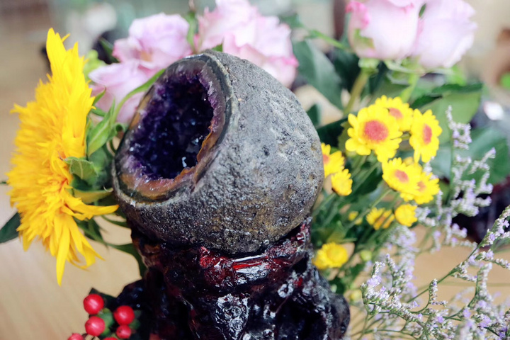 【乌拉​圭​紫晶洞】听说​鲜花💐和紫​晶洞搭​配美​极​啦～～-菩心晶舍