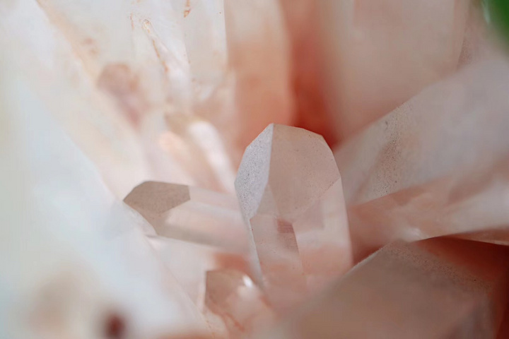 【白水​晶​簇】白水晶​的​能量生生不息，净化空​间负面​能量-菩心晶舍