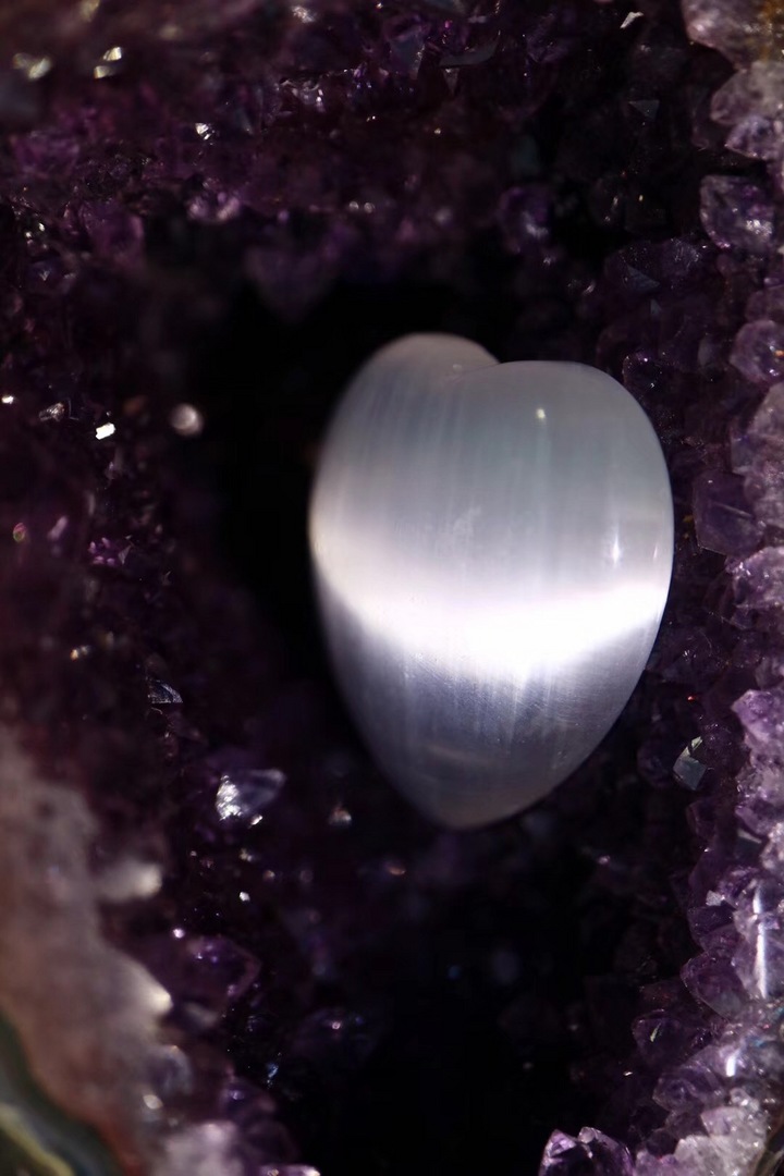 【乌拉圭紫晶洞】一只嫩嫩的“小寿桃”,福运长寿-菩心晶舍