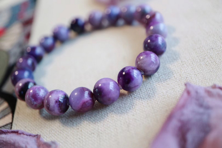 【舒俱来】被誉为“千禧之石”,也是西历二月份的生辰幸运石-菩心晶舍