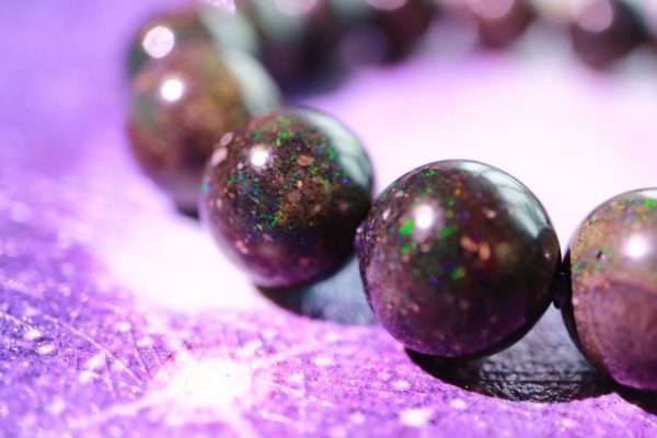 欧泊珠大珠五彩缤纷,浑然一体,美胜不收-菩心晶舍