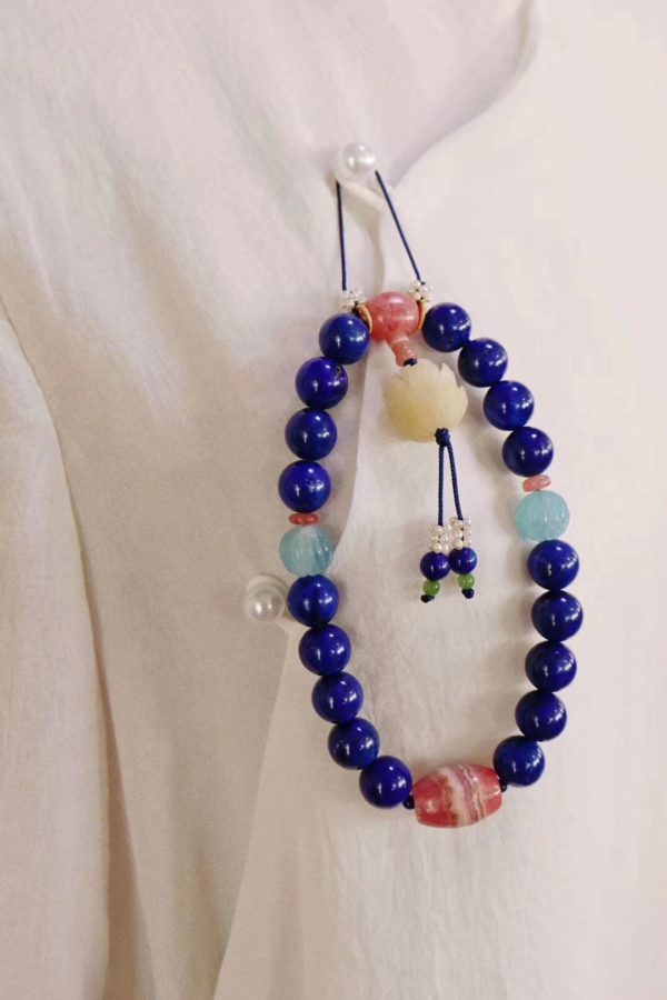 十八子手持怎么配?原来青金石做成十八子手持这么美!-菩心晶舍