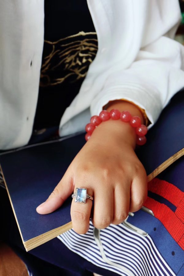 了解一下关于永恒主题“爱”的月光石,如何诠释爱?-菩心晶舍