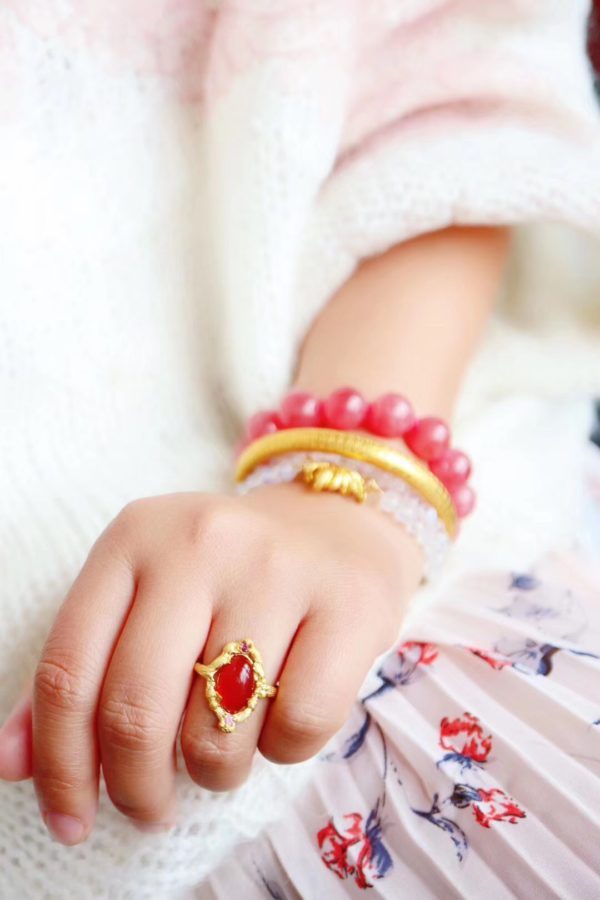 这一枚火欧泊戒指,代表“自然”而然的灵感-菩心晶舍