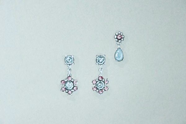 三个耳洞,怎样戴耳环好看?-菩心晶舍