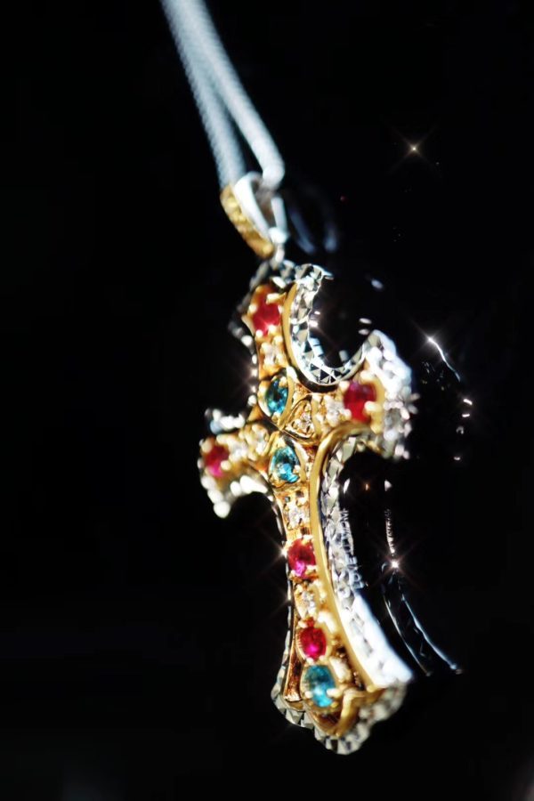 菩心晶舍重金打造碧玺十字架吊坠,时尚小姐姐的标配-菩心晶舍