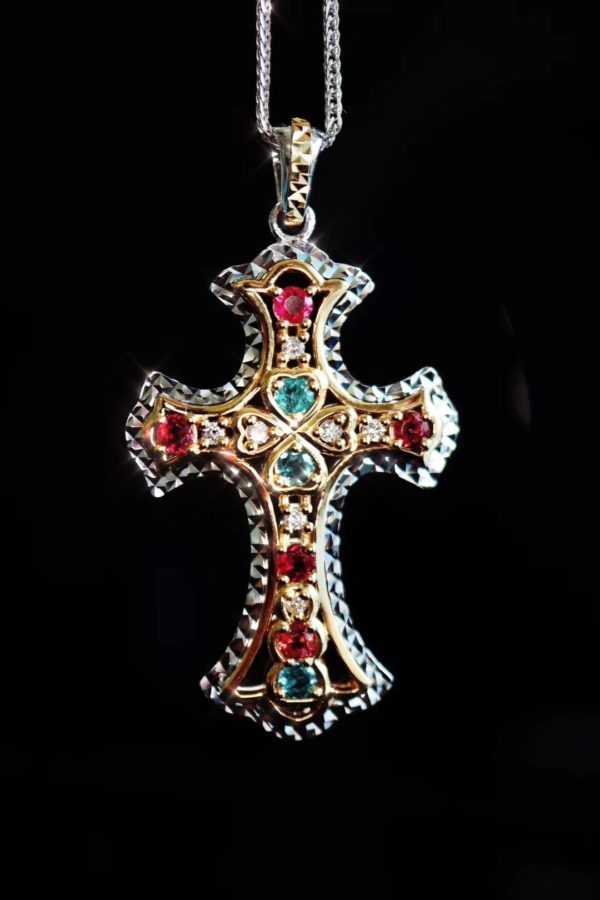 菩心晶舍重金打造碧玺十字架吊坠，时尚小姐姐的标配-菩心晶舍