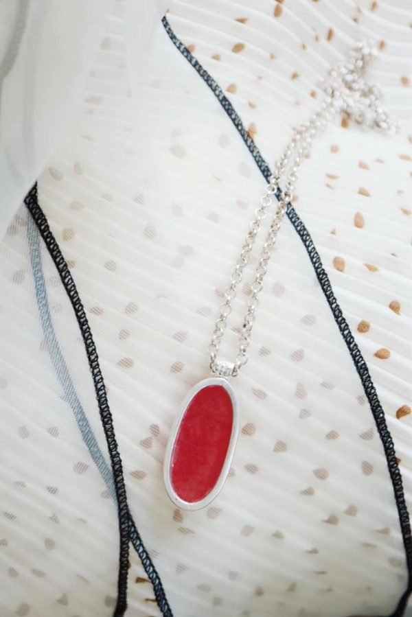 女孩子为什么都喜欢佩戴红纹石?红纹石真的那么神奇吗?-菩心晶舍