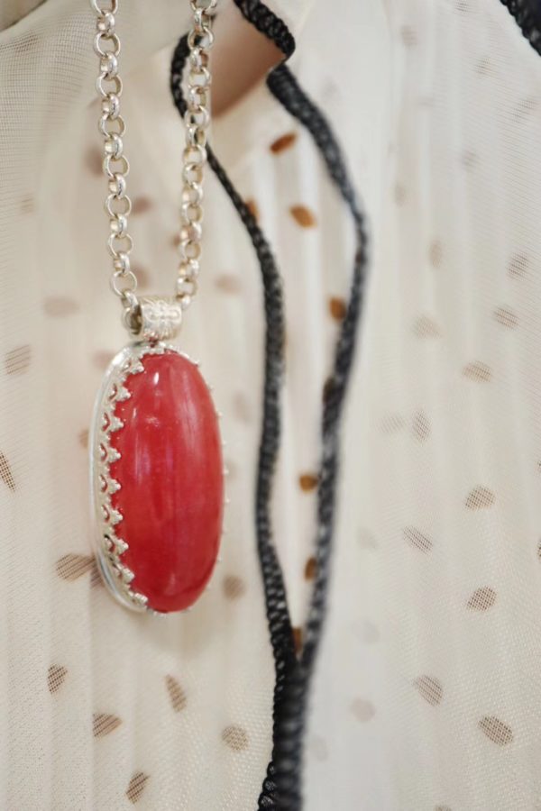 女孩子为什么都喜欢佩戴红纹石?红纹石真的那么神奇吗?-菩心晶舍