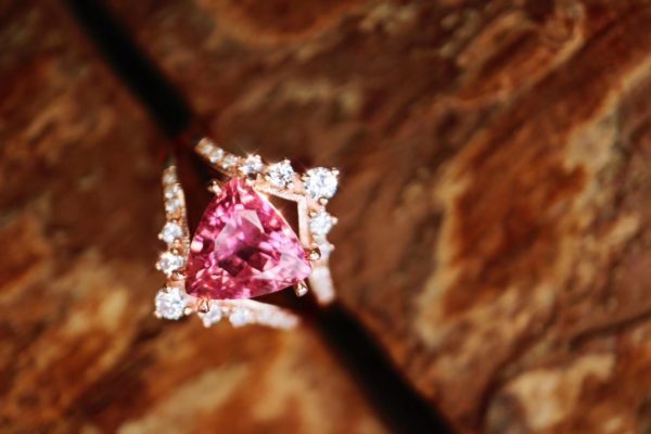 红碧玺贵不贵?红碧玺多少钱一克拉?-菩心晶舍