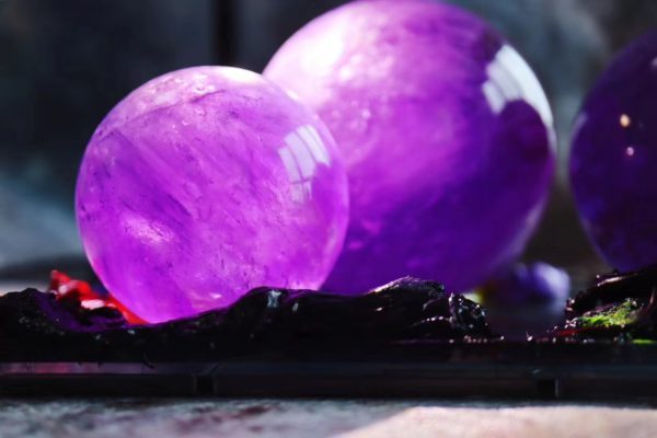 紫水晶球风水摆件的作用和寓意-菩心晶舍