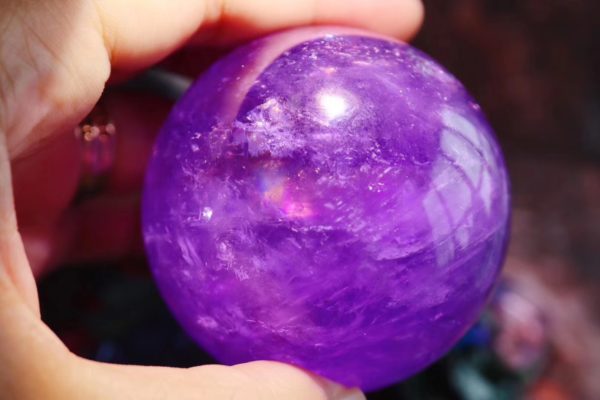 紫水晶球风水摆件的作用和寓意-菩心晶舍