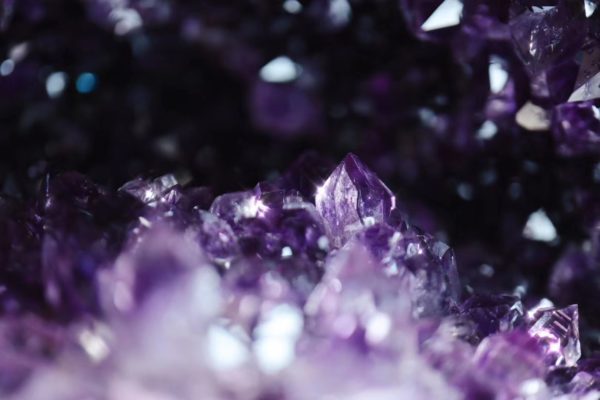 紫晶洞摆放位置示意图,紫晶洞放家里有什么好处?-菩心晶舍