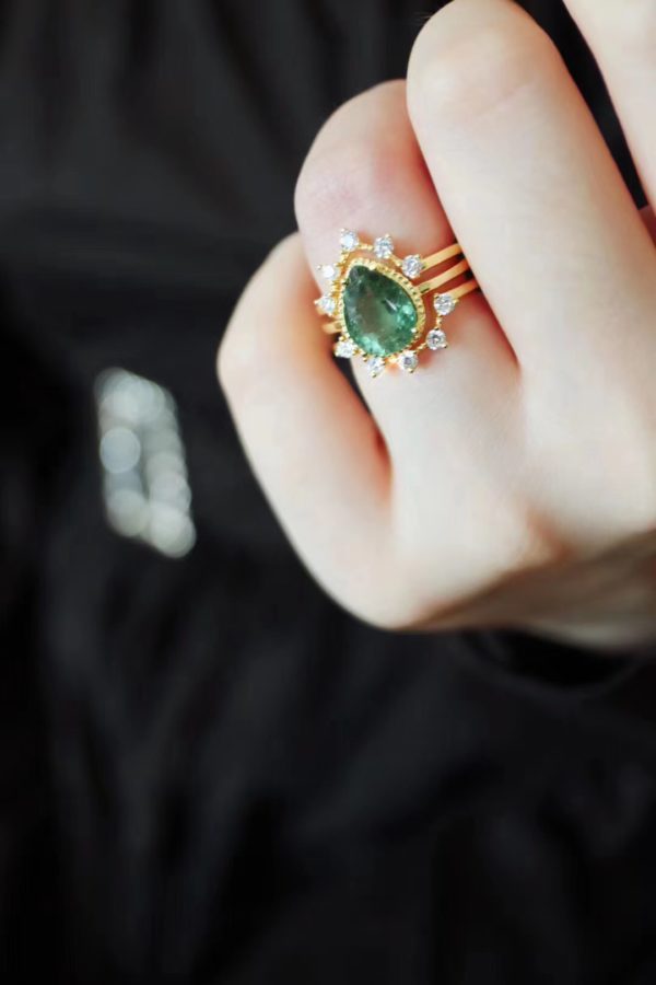 绿碧玺招财?绿碧玺是颜色深价值高还是浅色?-菩心晶舍