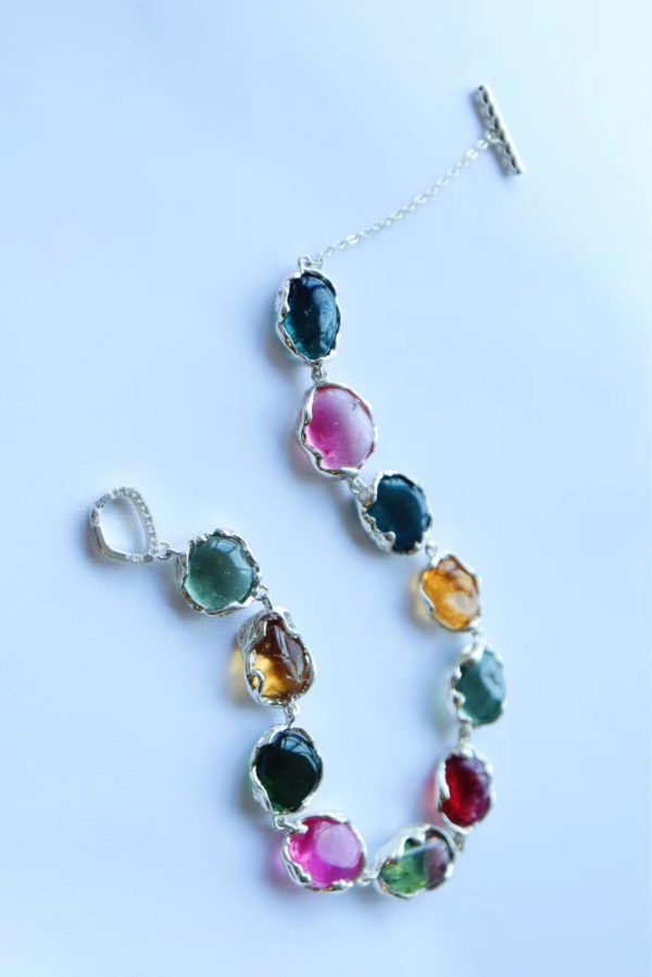 碧玺是“落入人间的彩虹”?拥有一条原石碧玺手链,真是好幸福-菩心晶舍